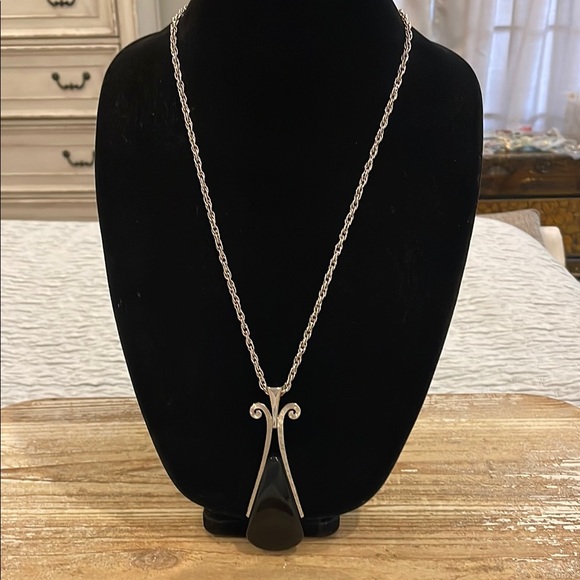 Vintage Avon Silver Tone Black Large Pendant Long Chain Statement Necklace - Picture 1 of 4